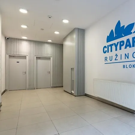Citypark Skyline With Balcony & Free Parking * Bratysława
