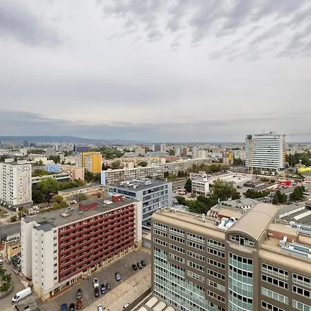 Citypark Skyline With Balcony & Free Parking Bratysława